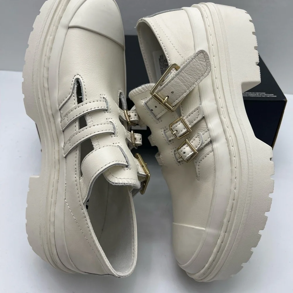 Converse • Wmns Chuck Taylor All Star Lugged Heel Mary Jane Platforms - Picture 13 of 16
